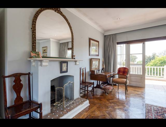 5 BEDROOM FREEHOLD FOR SALE IN CHARTWELL
